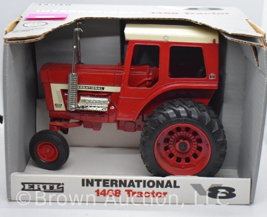 International 1468 die-cast tractor, 1:16 scale