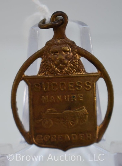 The Success Manure Spreader medal/medallion