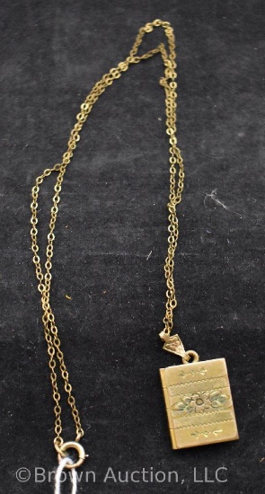 Gold pendant/locket and chain