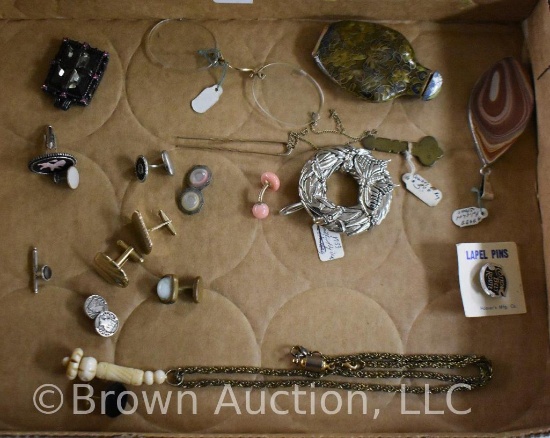 Assortment of jewelry incl. cuff links, necklace pendants, etc.