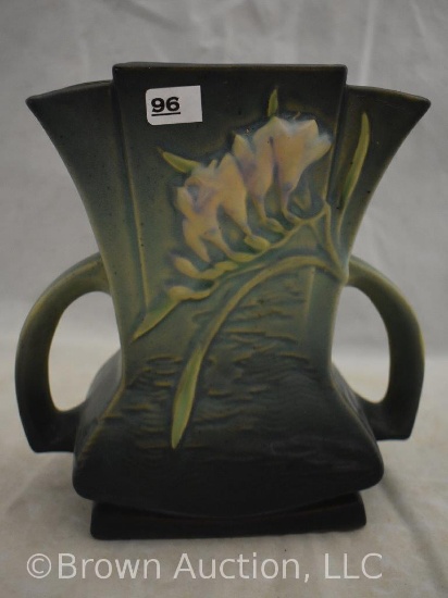 Roseville Freesia 200-7" vase, green