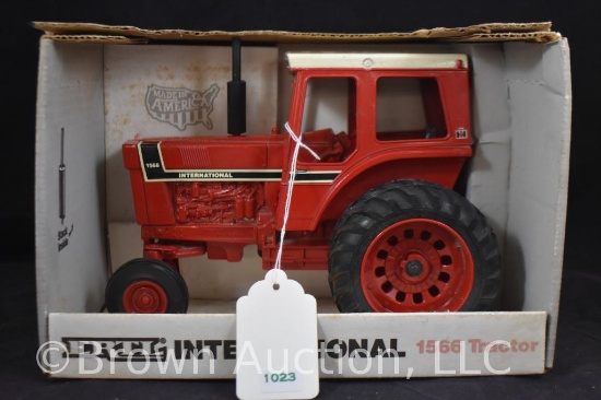 International 1566 die-cast metal tractor