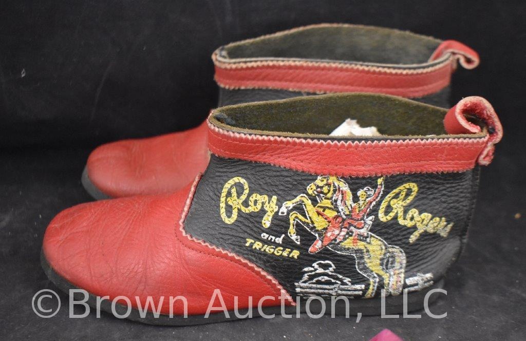 Roy Rogers and Trigger youth shirt and slippers | Art, Antiques &  Collectibles Collectibles Transportation Collectibles | Online Auctions |  Proxibid