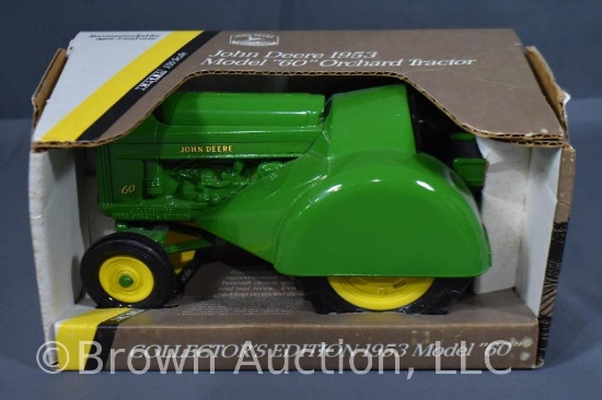 John Deere model 60 Orchard diecast tractor