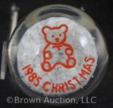 Glass papeweiht mrkd. MAG, 1985 Christmas w/red teddy bear on white cushion, 3.5
