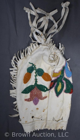 1940's Native American Laota Sioux beaded leather bag