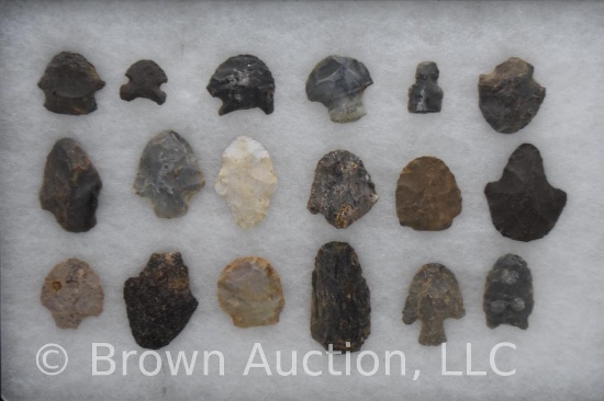 Collection of (18) Arrowheads/points