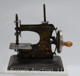 Metal toy sewing machine