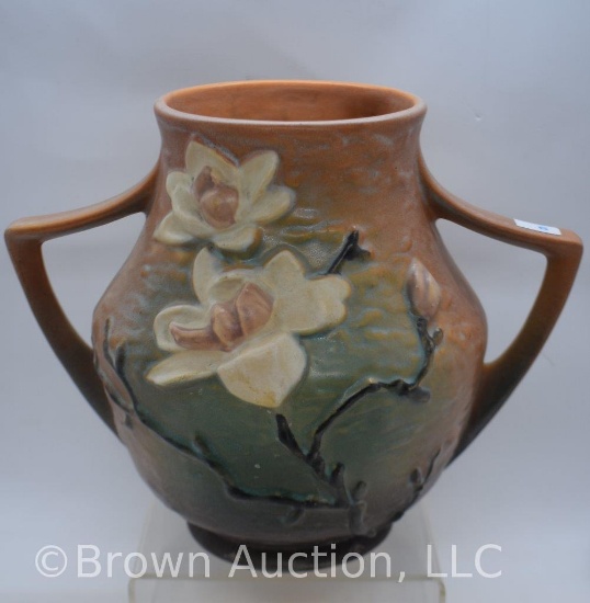 Roseville Magnolia 91-8" vase, brown