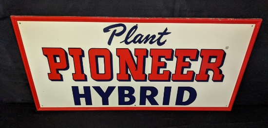 TIN SIGN PIONEER HYBRID SEED CORN