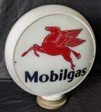 GLASS GAS PUMP GLOBE MOBIL MOBILGAS PEGASUS