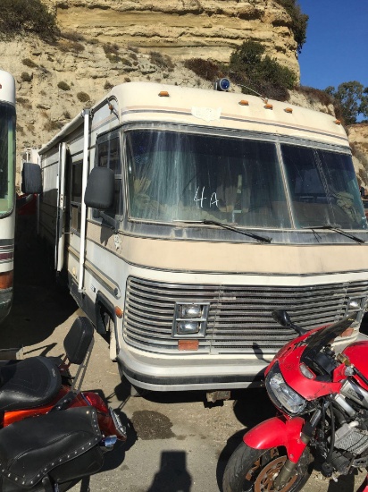 1983 Holiday Rambler 33' Motorhome with Cummings Onan 7000 Generator