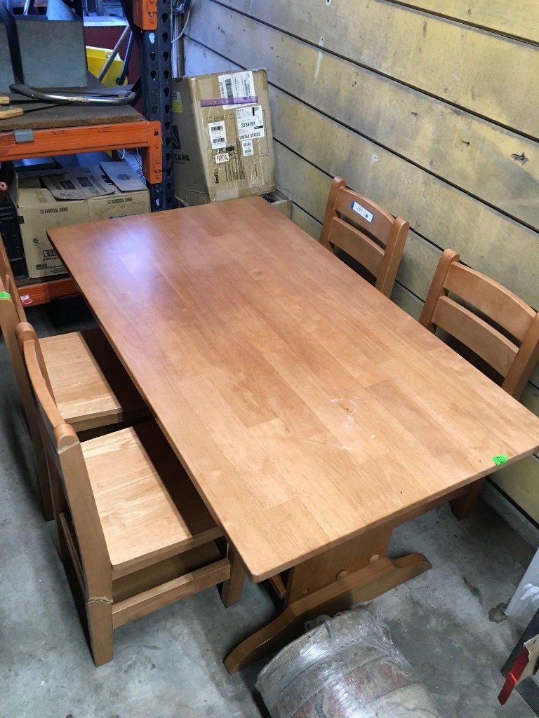 land of nod table and chairs