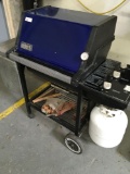 Weber 3 burner gas grill with side table and propane tank