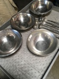 Stainless steel mixing bowls and ladles, 10 pieces