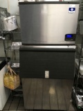 Manitowoc 600 lb. ice machine, works great