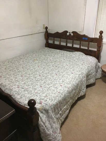 Vintage queen bed frame (area 2)