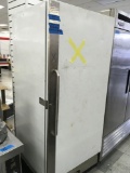 Artic Air Refrigerator. Works 120 volts on casters