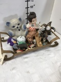 Lot. Assorted figurines and tray