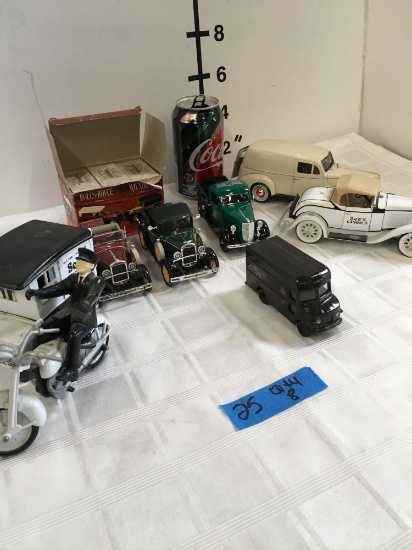 Collectible Miniature Cars. ( 8 pieces)