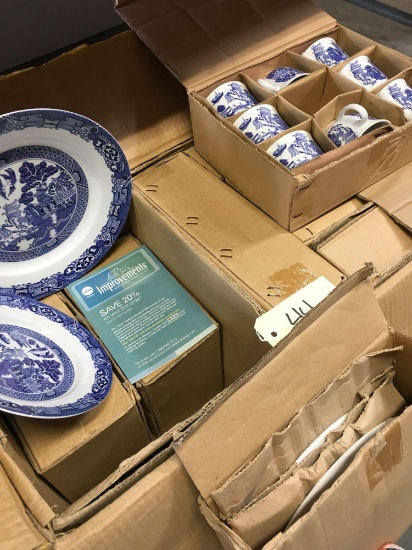 71 pc Blue Willow Dinner ware