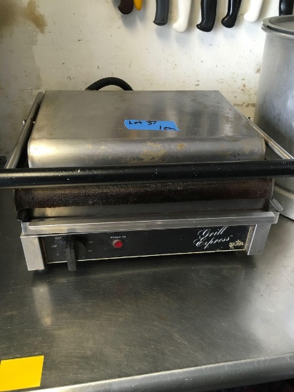 Star Grill Express sandwich press, 120 volt, works