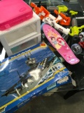 Lot. Assorted toys and plastic containers