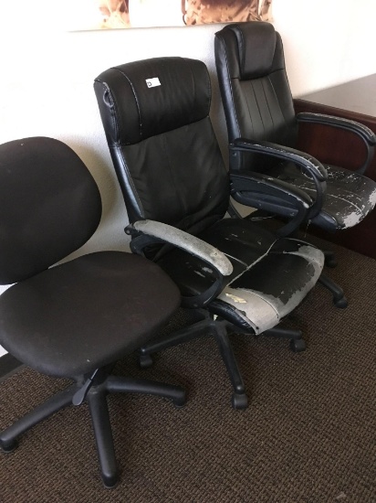 Rolling office chairs. 3 pieces