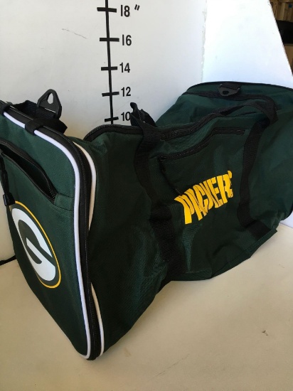 Football team New 28 "Packers Expandable duffel bag. NO TAGS