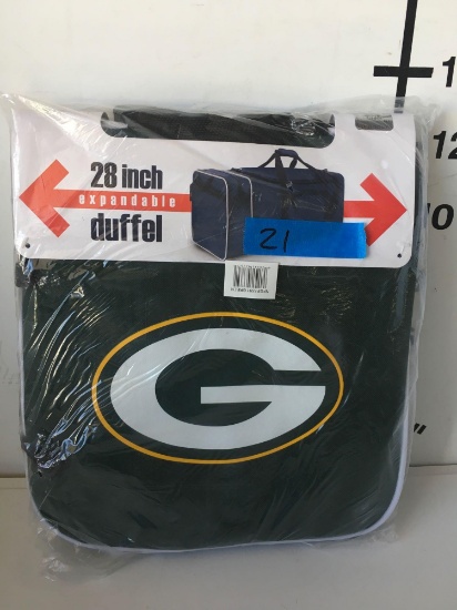 Football team New 28" Packers Expandable duffel bag.