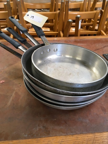 Skillets, assorted sizes