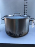 Stainless steel stock pot with lid, 32 qt