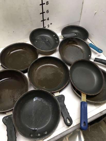 Assorted fry pans 9 in lot.