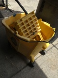 Commercial mop bucket with Wringer 6.5 gal.