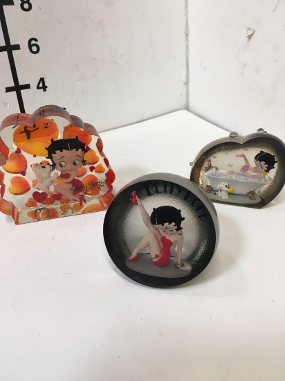 Collectible Betty Boop figurines/ paper weights