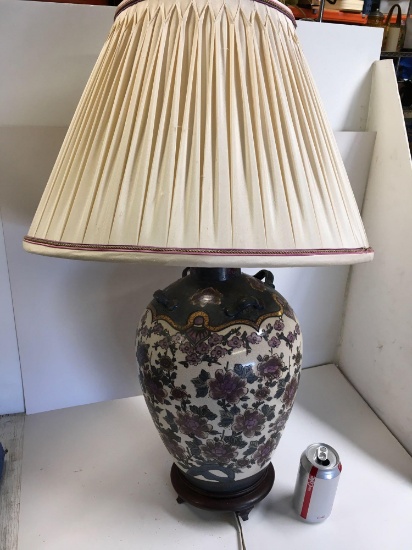 31"  Table lamp  ceramic decorative, works see 2nd pic, has broken foot pad see pic, with shade