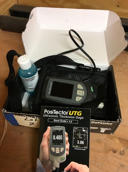 Thickness Gauge. Defelsko Positector UTG ultrasonic