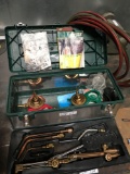 Cutting torch set, Victor with gauges and various tips, 2 body?s, with gas line