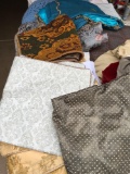 28 pieces. Lot of assorted items, bed and table dressings