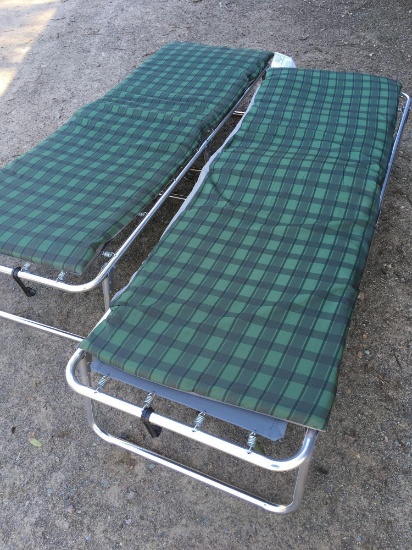 Folding cots with pad