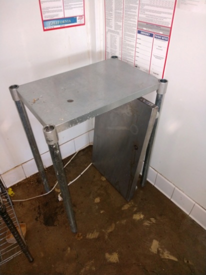 18" x 24" S/S work table, with under shelf..