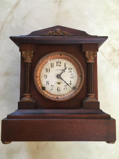 Vintage mantle Seth Thomas clock. 11" x 10" x 6"