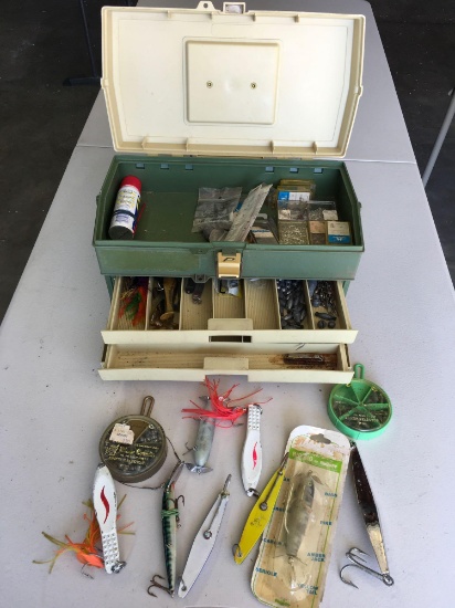 Vintage Plano 707 tackle box with accessories