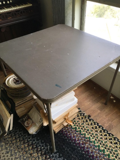 28" x 24 foldable table