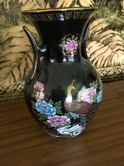 10" Japanese decorative vase