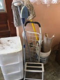 Lot. Assorted cleaning supplies