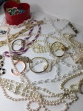 Women's Pearl & Costume Necklaces 25 pieces