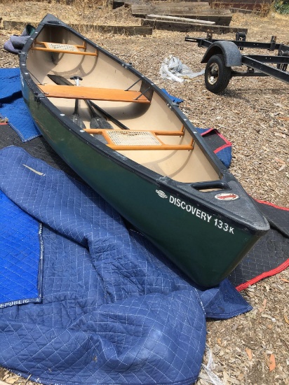 Old Town Canoe Discovery 133K, 3 passenger canoe & 3 oars