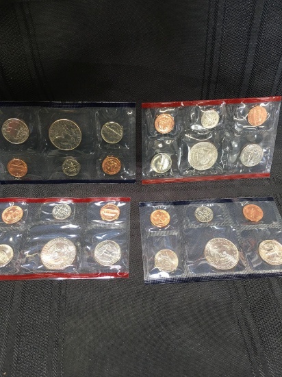 United States Uncirculated Coins  4 Mint sets. 1996 D, 1996 P, 1998 D, 1998