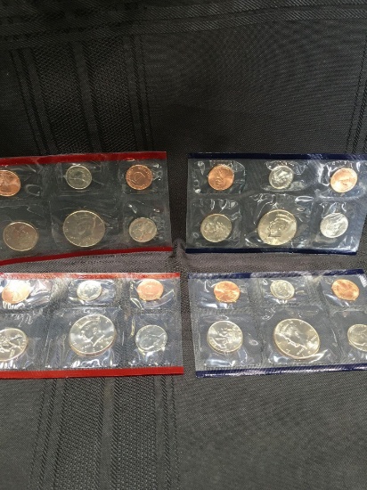 United States Uncirculated Coins  4 Mint sets. 1996 D, 1996 P, 1998 D, 1998 P